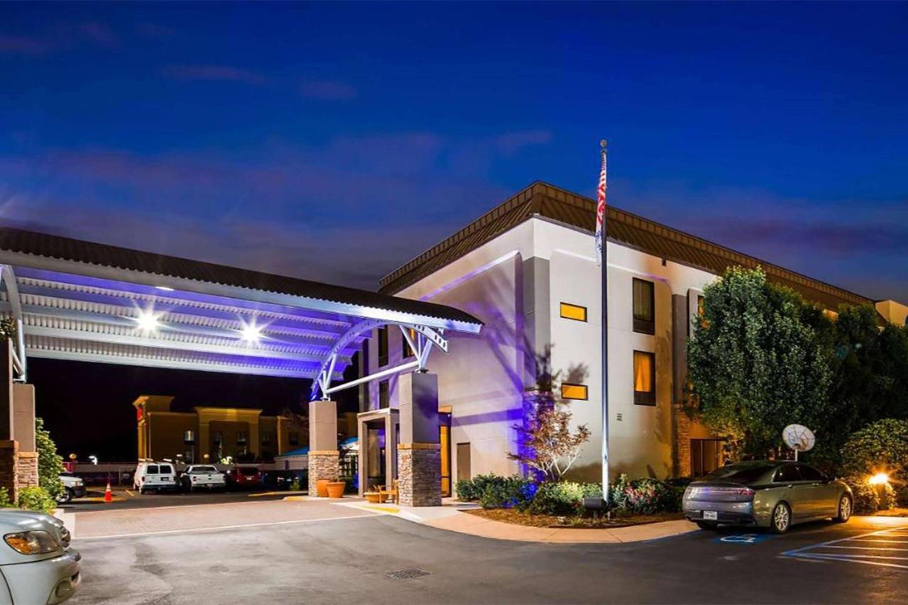 Days Inn By Wyndham Laurel Ms Exterior photo